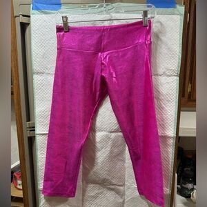Women 3/4 Suki Shuf Candy pink Gloss leggings